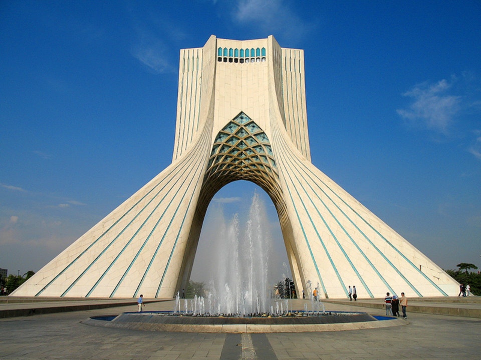از میدان شیّاد تا میدان آزادی
