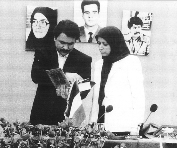 «انقلاب ایدئولوژیک» یا «بحران در خط مشی»