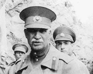 مرگ در خاك بيگانه؛ نماد بيگانهپرستي شاهان
