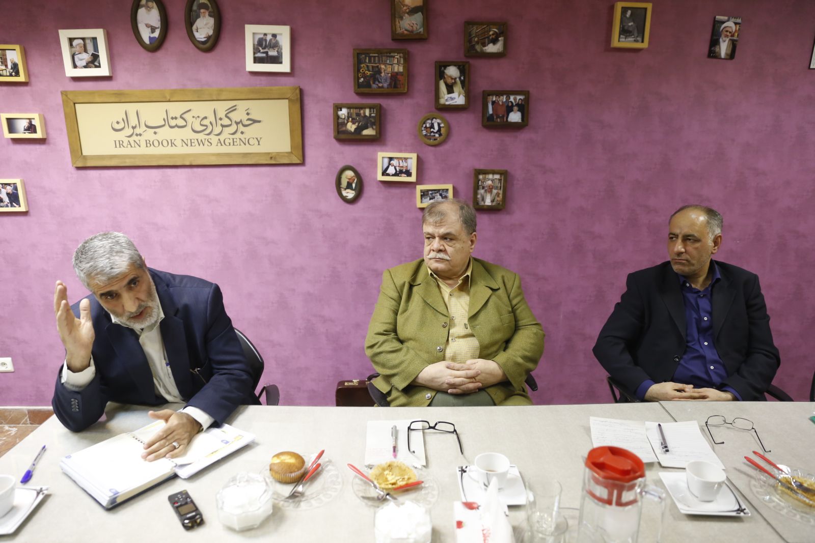 نقد و بررسی اهمیت تاریخنگاری و پژوهش در حوزه جنگ