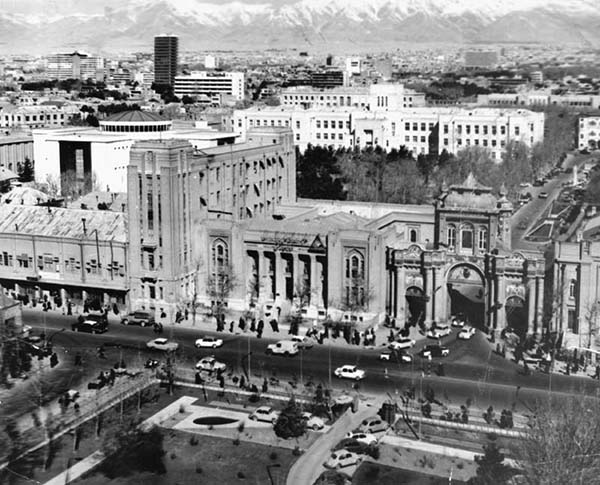 شرایط اقتصادی ایران در سالهای پایانی حکومت پهلوی؛ تجربه تلخ تورم ۴۰ درصدی