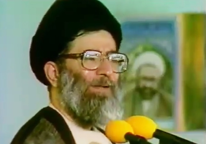 آیت الله خامنهای: قبول قطعنامه خیلی حقایق زیبا از انقلاب ما را آشکار کرد